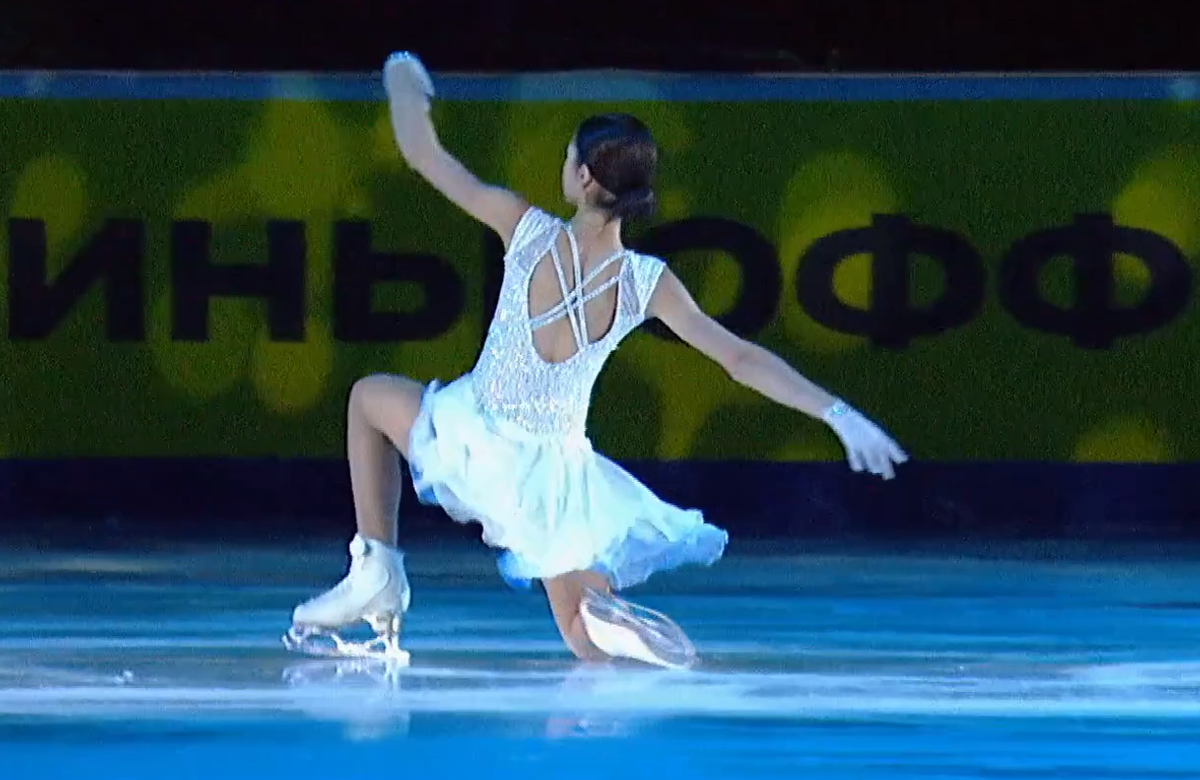 Инь Офф! Фрагмент кадра трансляции Первым каналом показательного Аделии Петросян