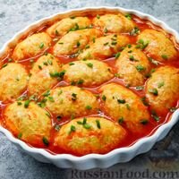 Для приготовления ленивых голубцов в духовке вам понадобятся следующие ингредиенты:
- Капуста
- Рис
- Фарш (говядина, свинина или смесь мяса)
- Лук
- Морковь
- Томатный соус
- Соль, перец
- Зелень для украшения

**Шаги приготовления:**
1. Нарежьте капусту на полоски и обжарьте с луком и морковью до мягкости.
2. Добавьте рис и фарш, посолите, поперчите по вкусу.
3. Заверните начинку в листья капусты, уложите в форму для запекания.
4. Залейте томатным соусом.
5. Запекайте в духовке до готовности.

Приятного аппетита!