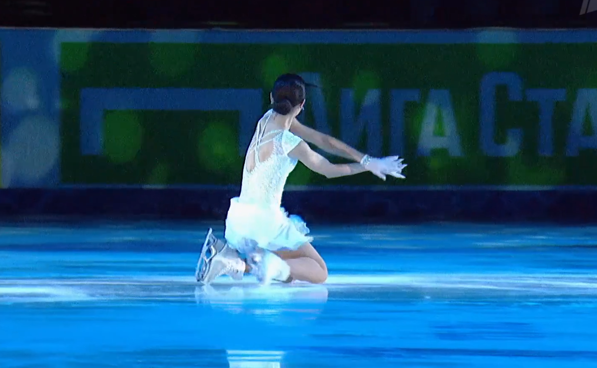 Фрагмент кадра трансляции показательного выступления Аделии Петросян в Челябинске