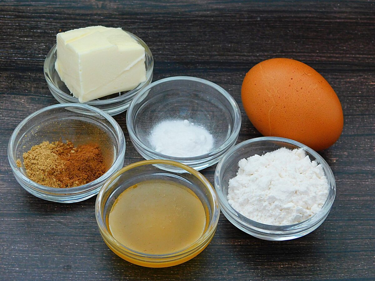 Ингредиенты для приготовления имбирного печенья без сахара
