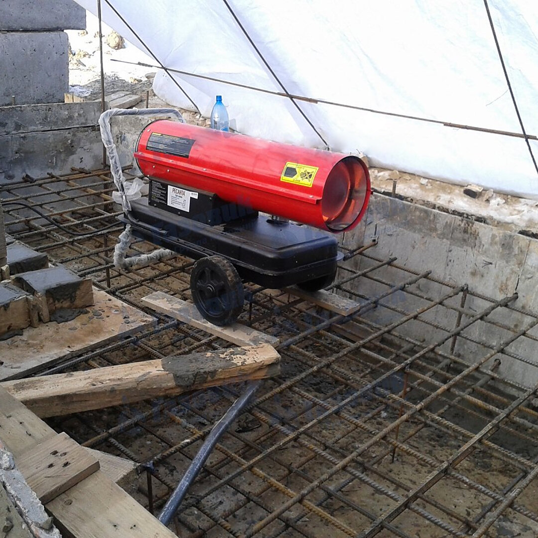 тепловая пушка для отогрева автомобиля. прогрев тепловыми пушками. отогрев грунта. прогрев бетона тепловыми пушками. тепляк для фундамента.