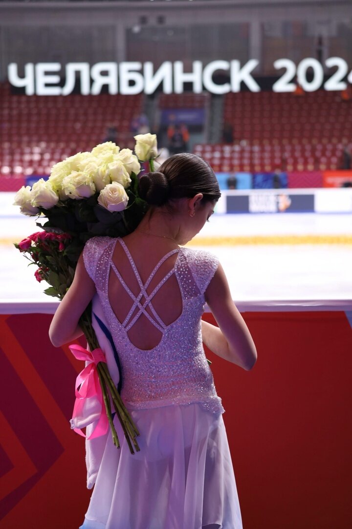 В женском одиночном катании чемпионкой стала Аделия Петросян, воспитанница Этери Тутберидзе. Второе и третье места заняли Софья Муравьева и Камила Валиева. Спортсменки тоже тренируются у Тутберидзе. Фото: Ирина Карелина/Царьград.