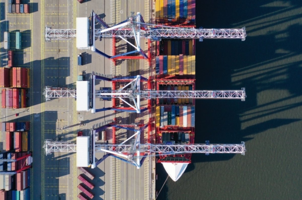    Порт «Бронка» был продан почти за 11 миллиардов рублей.