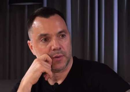    «Формула Арестовича»: не верить украинцам, дары сулящим