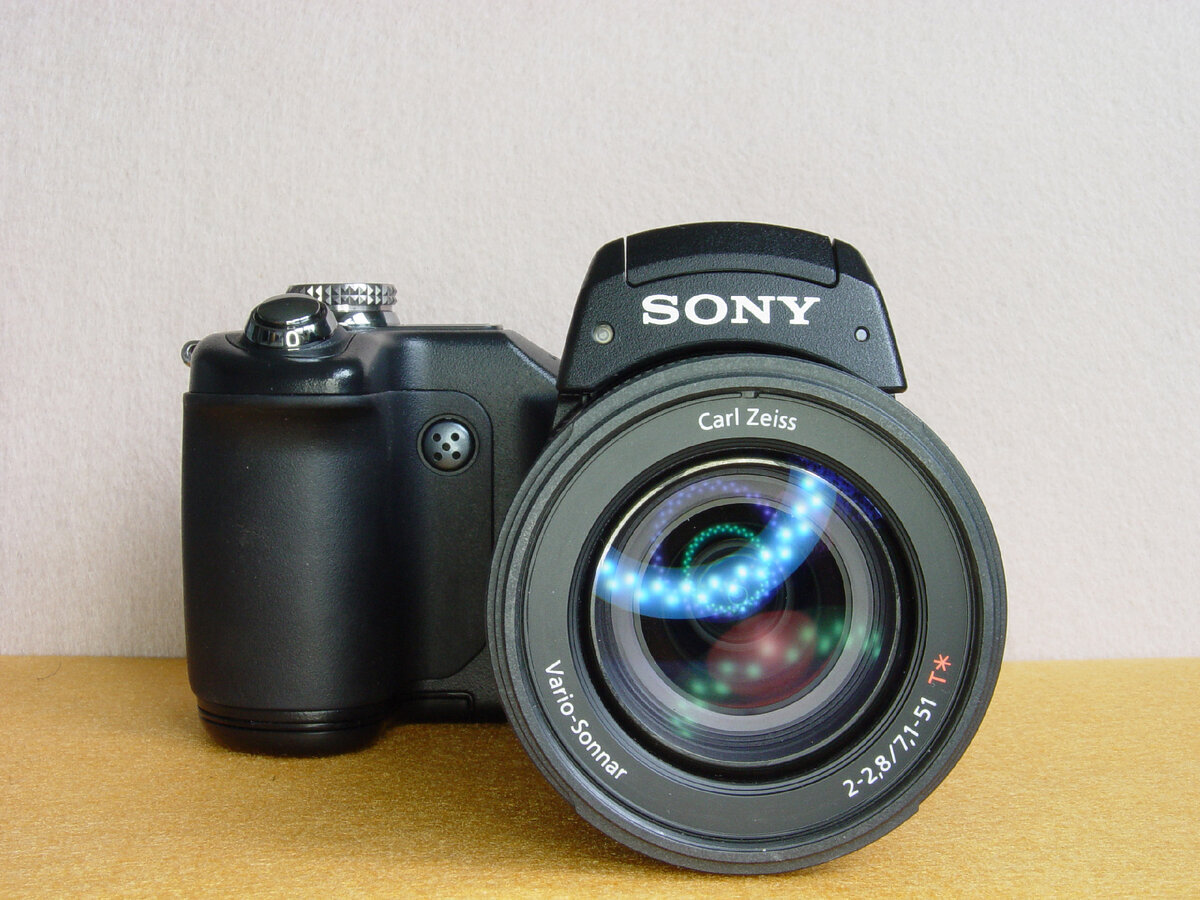 Sony Cyber-shot DSC-F828