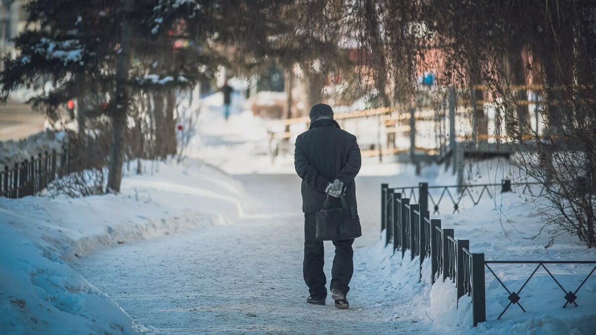     Сразу после Нового года температура воздуха в областной столице опустится до -33. По прогнозам метеорологов, холодать начнет с 1 января — до конца декабря сохранится теплая погода.