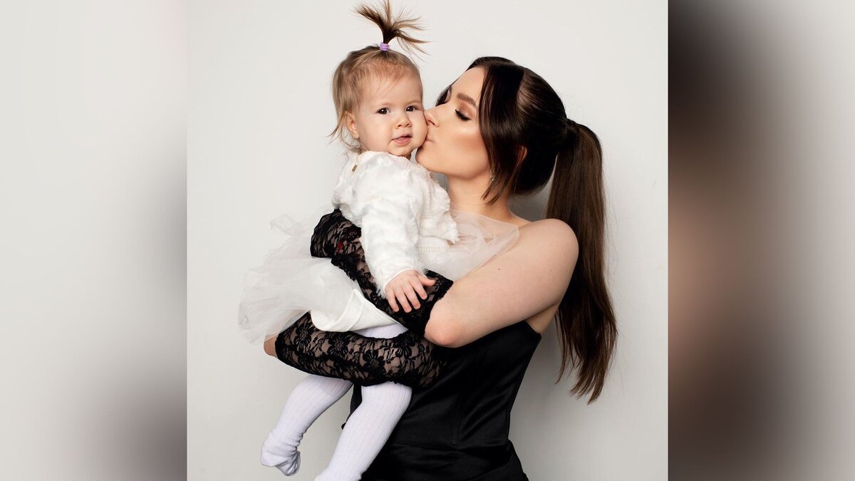  Мария Ильюхина с ребёнком