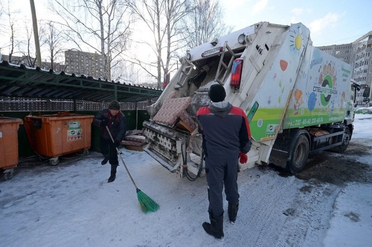    Почти 300 мусоровозов будут вывозить отходы в новогодние праздники