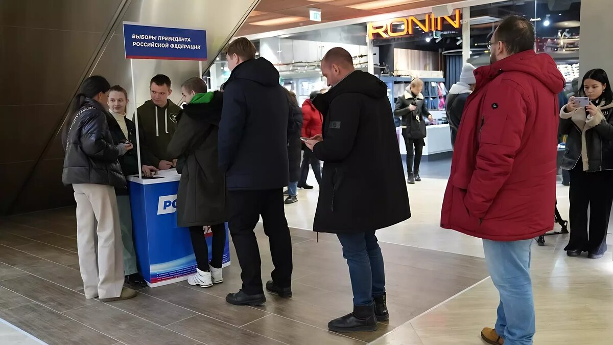     В Хабаровском крае стартовал сбор подписей в поддержку Владимира Путина на выборах Президента РФ, который организует Штаб кандидата, заработавший в регионе 22 декабря.