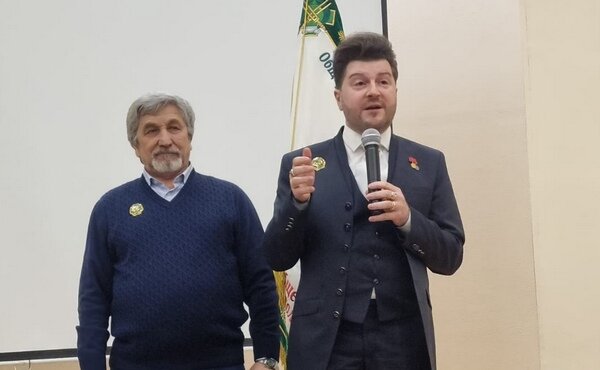     Ивановский фонопед-вокалист получил высшую награду Российской академии голоса