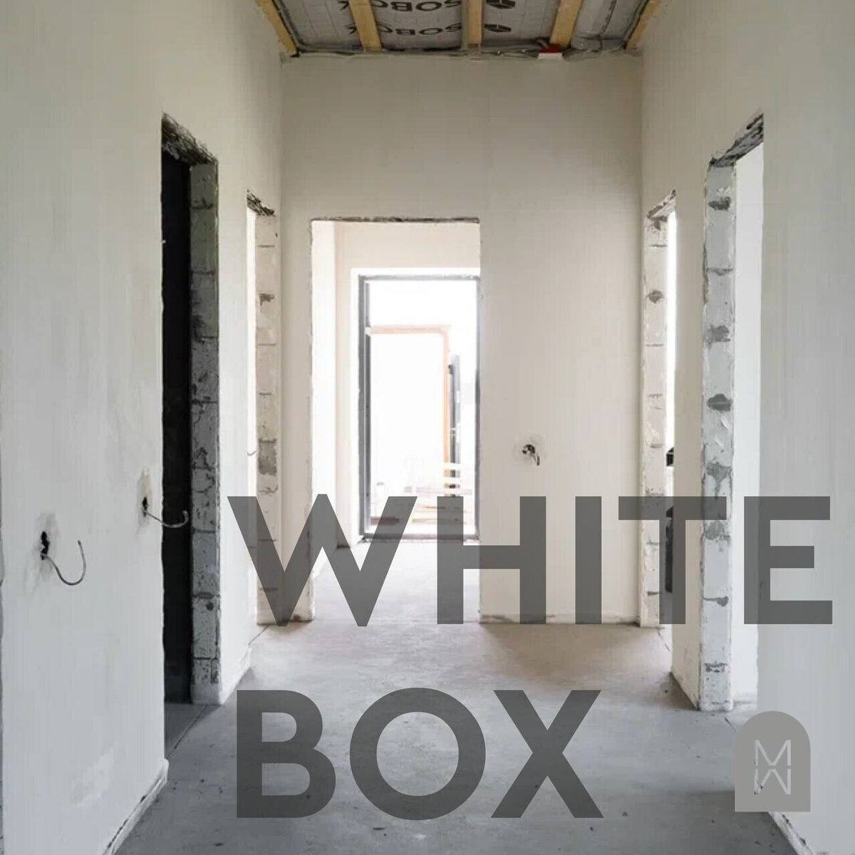 White box дословно означает «белая коробка»: такая отделка ещё называется предчистовой.