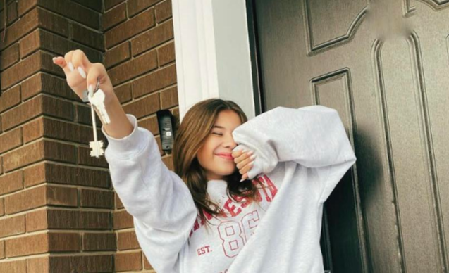 13-летняя Милана Хаметова заработала на особняк