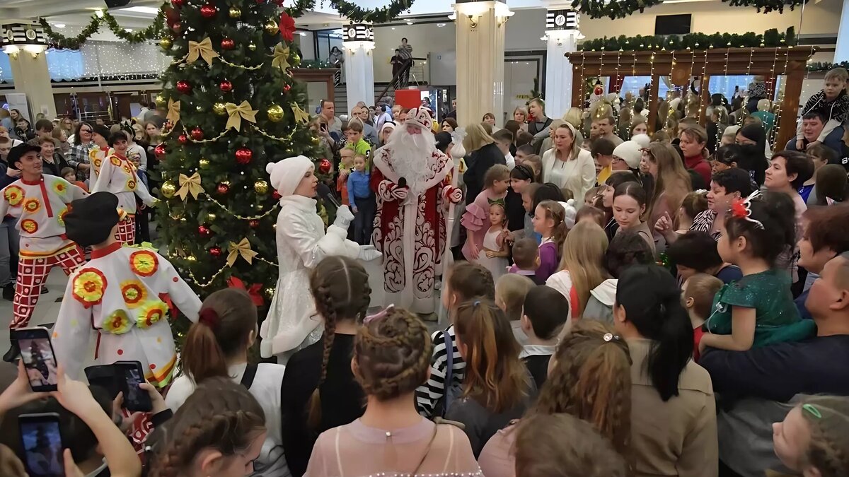     Открытие состоялось сегодня, 25 декабря, в Концертном зале.