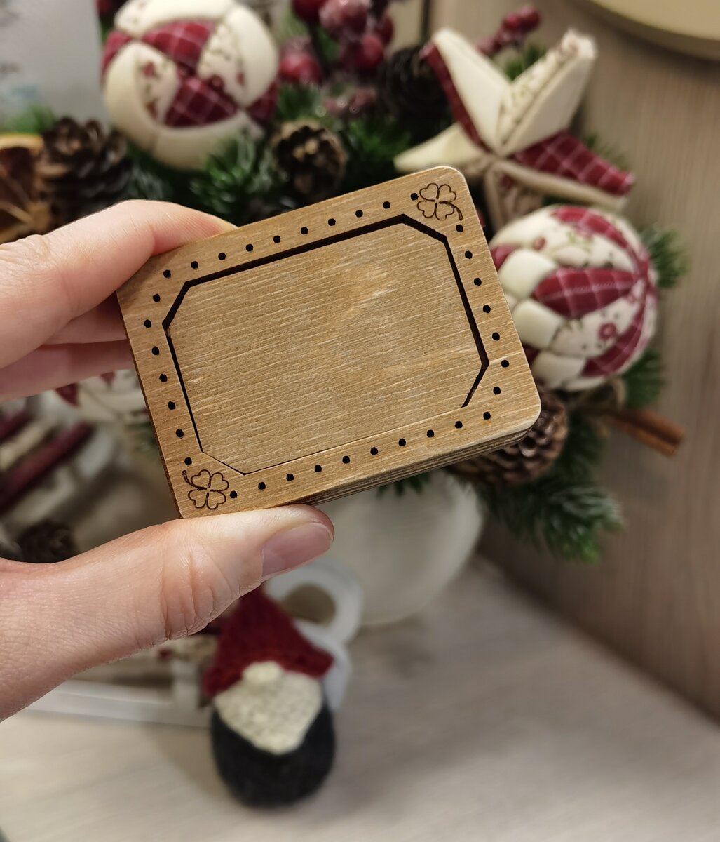 Деревянная магнитная игольница для вышивки