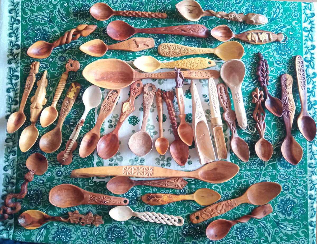 Это небольшая часть ложек вырезанных в прошлые годы