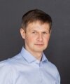 «Это не тот рынок, который живет циклами в 3-6 месяцев. Если государство разворачивает паруса в сторону частного домостроения, то это разворот на ближайшие годы, — убежден риелтор-практик Евгений Коноплев. — Ситуация по регионам может сильно отличаться. Например, в Москве и ряде крупных городов в ИЖС идут люди, которые за те же деньги не согласились купить объект в многоквартирном доме».