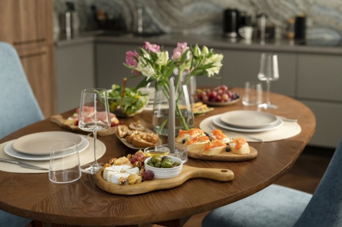    Блогер из Новосибирска Евгеша поделилась рецептами новогодних салатов