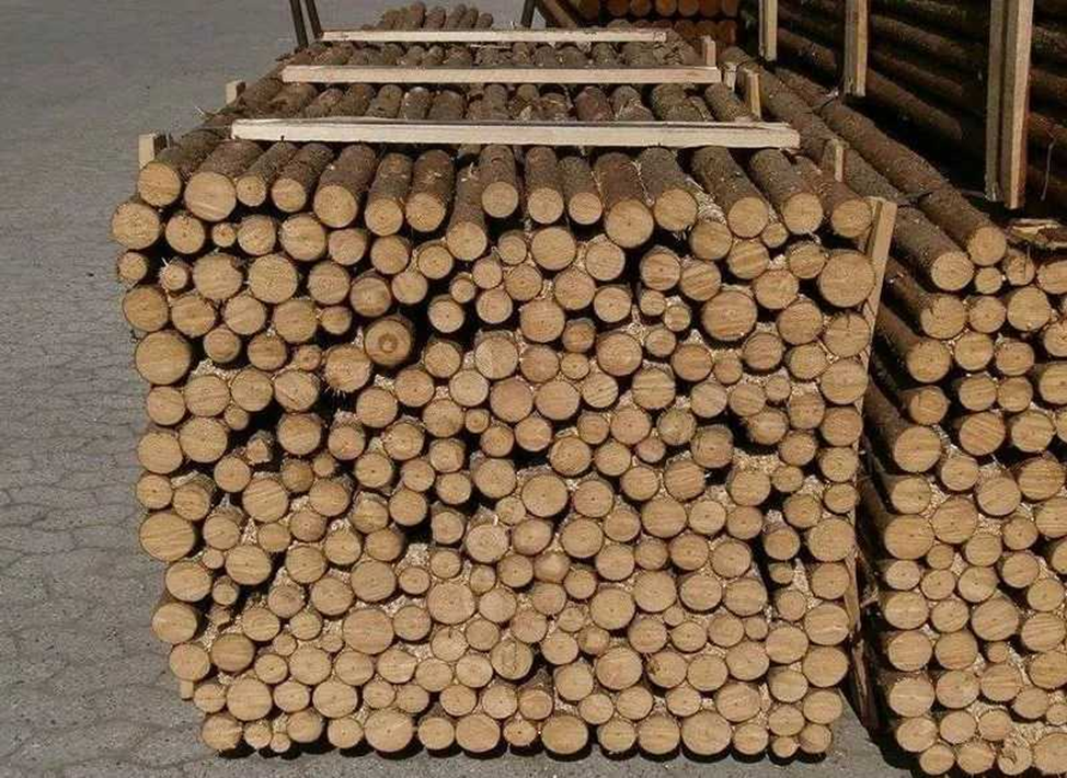 Тонкомер – это круглый лес малого диаметра от 70 до 200 мм в комельной части. Такое сырье является менее рентабельным для переработки, чем деловой лес, поэтому часто оставляется в месте лесозаготовки, либо сжигается. 