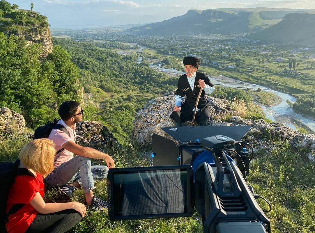 На съемке короткометражного фильма «Адиюх»