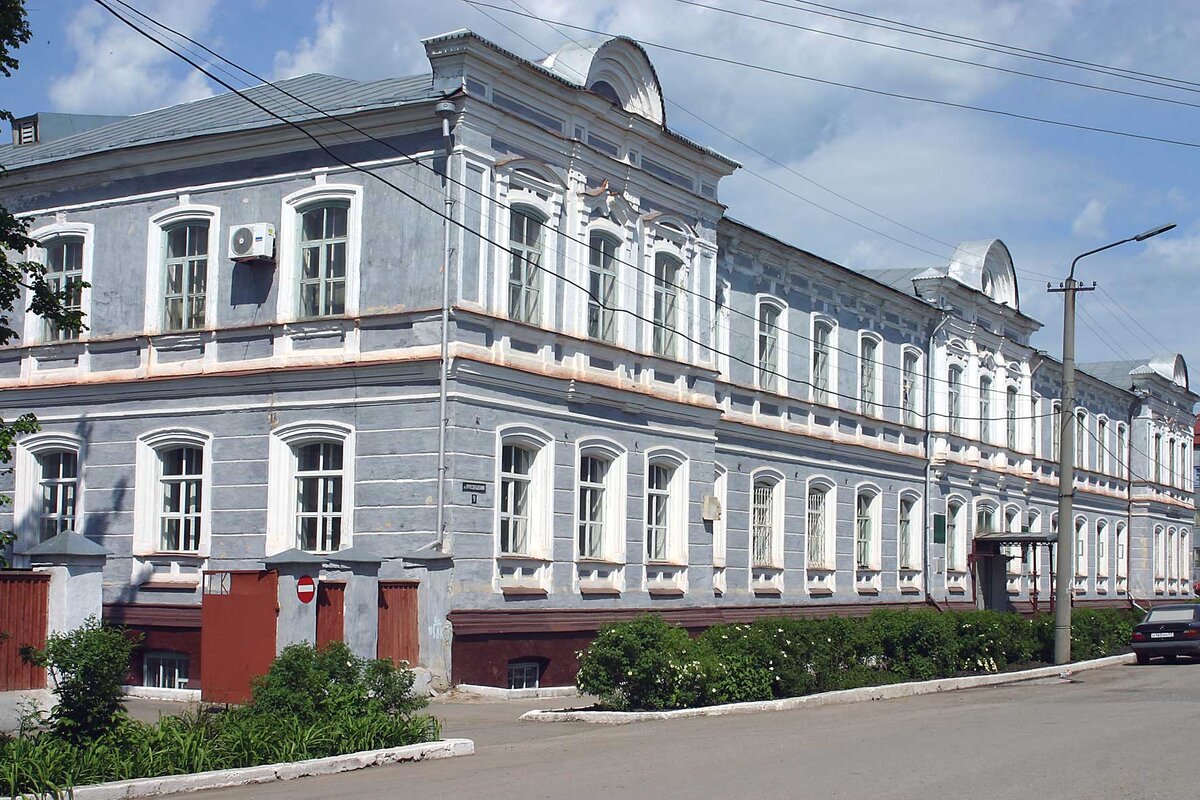 Приют кунгур. Особняк Кузнецова (Кунгур). Особняк Губкина Кунгур. Особняк купца Губкина Кунгур улица. Автотранспортный колледж Кунгур