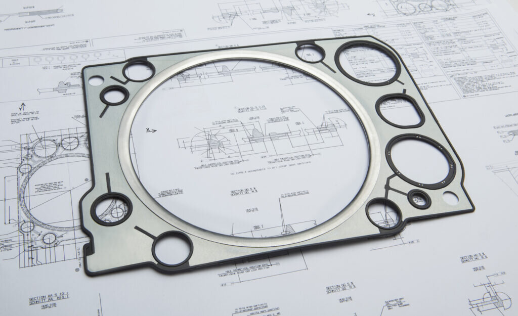 Кроме уплотнения цилиндра прокладка также предотвращает утечку жидкостей.