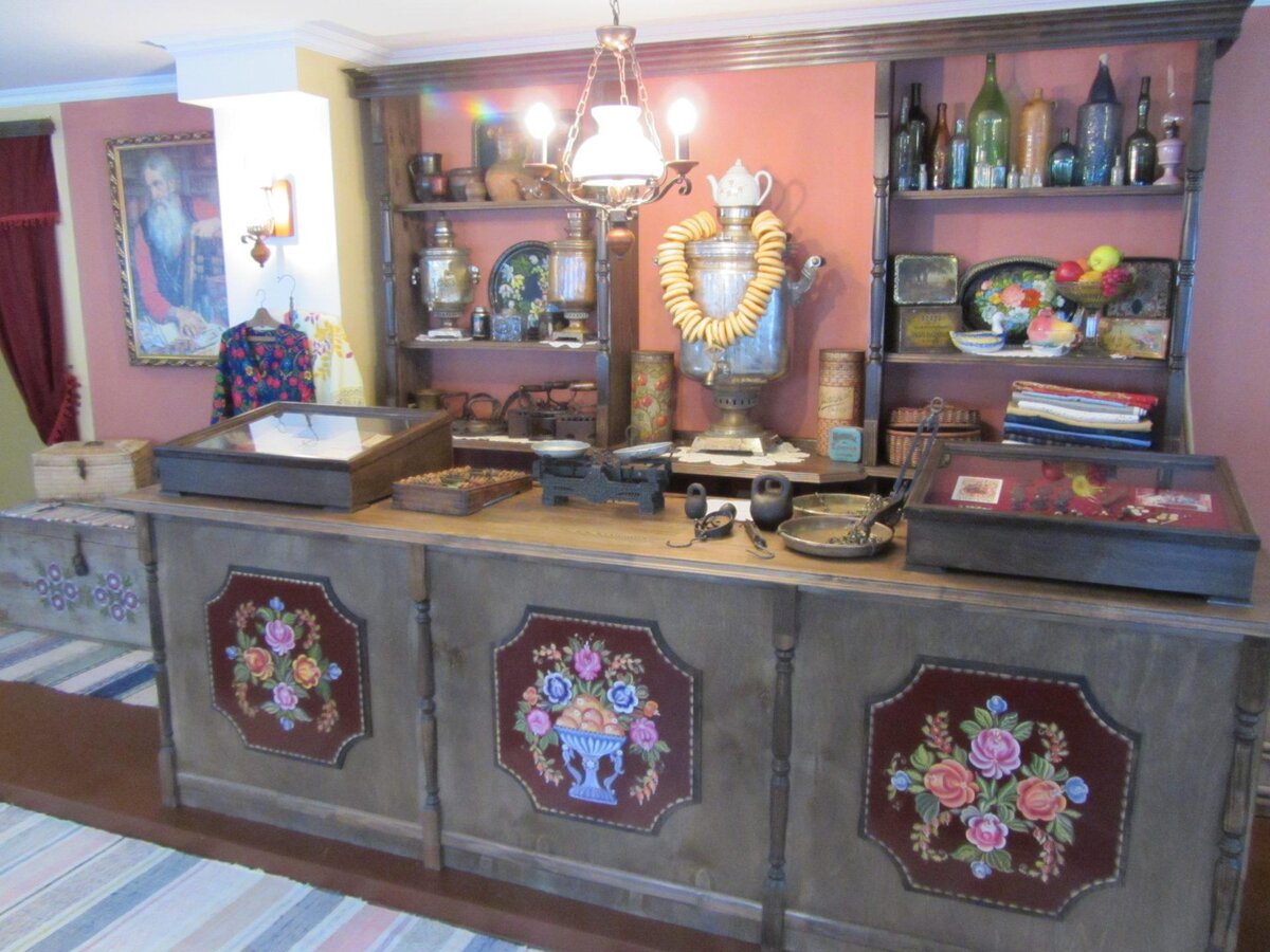 Дом купца С.А. Вагина, в который попасть не удалось. Лавка на первом этаже. Источник фото: https://visityaroslavia.ru/