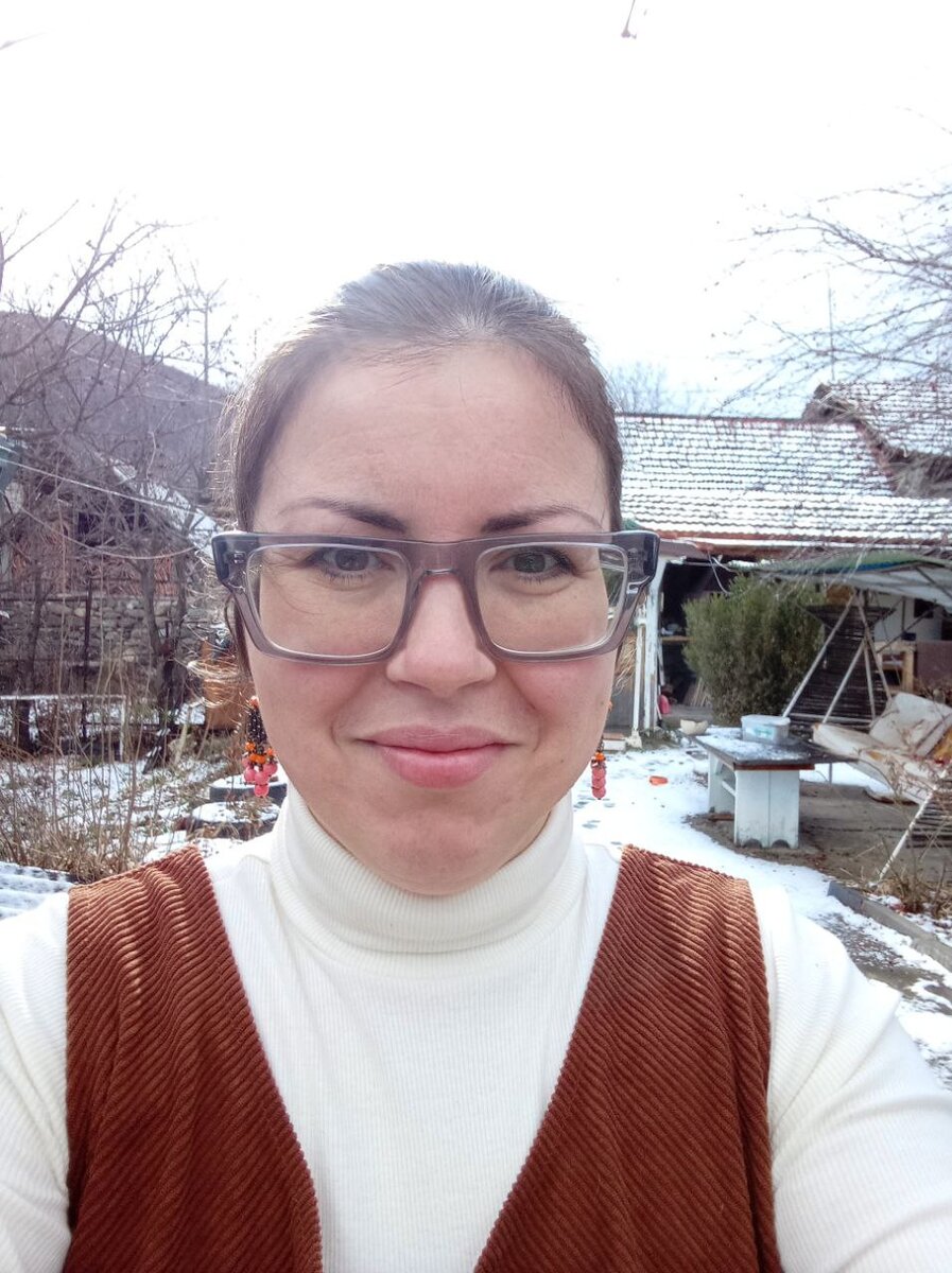 Фома упорно утверждает, что в этом наряде я "похожа на крестьянку". Я упорно считаю, что это комплимент. 