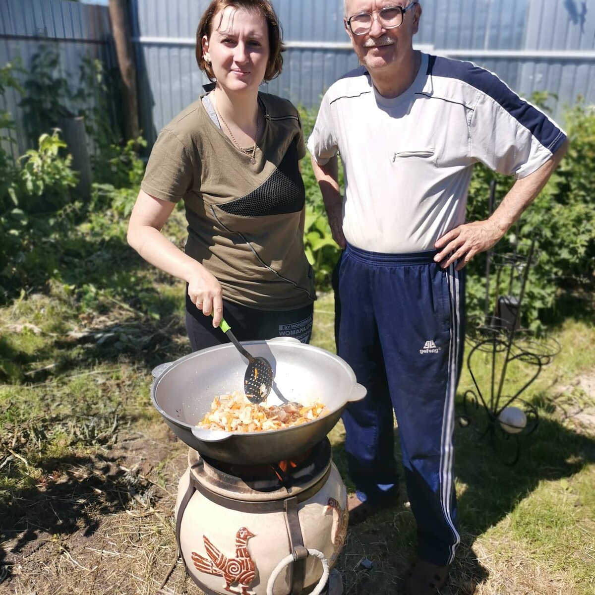 Готовим на природе. Я с папой.