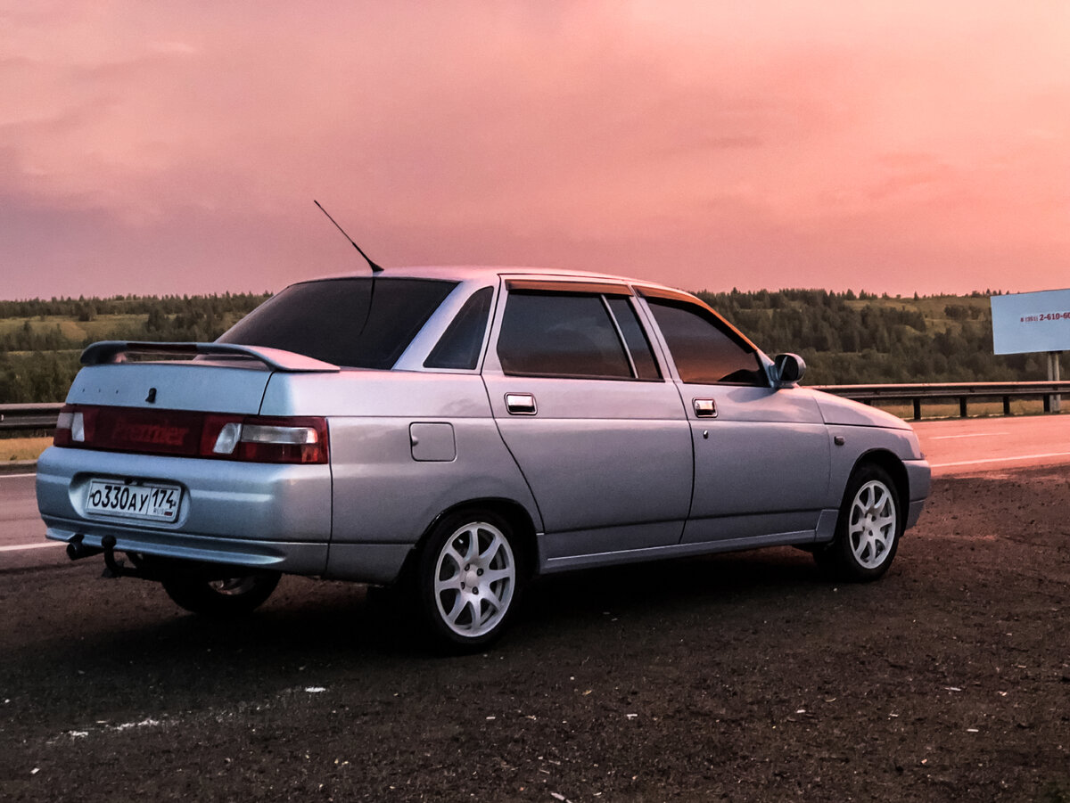 lada premier