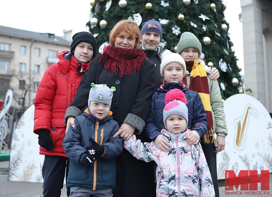 Накануне Нового года царит атмосфера доброй сказки, и все мы начинаем верить в чудо. Супруги Ольга и Вадим Пантюхины создают это чудо сами.-2