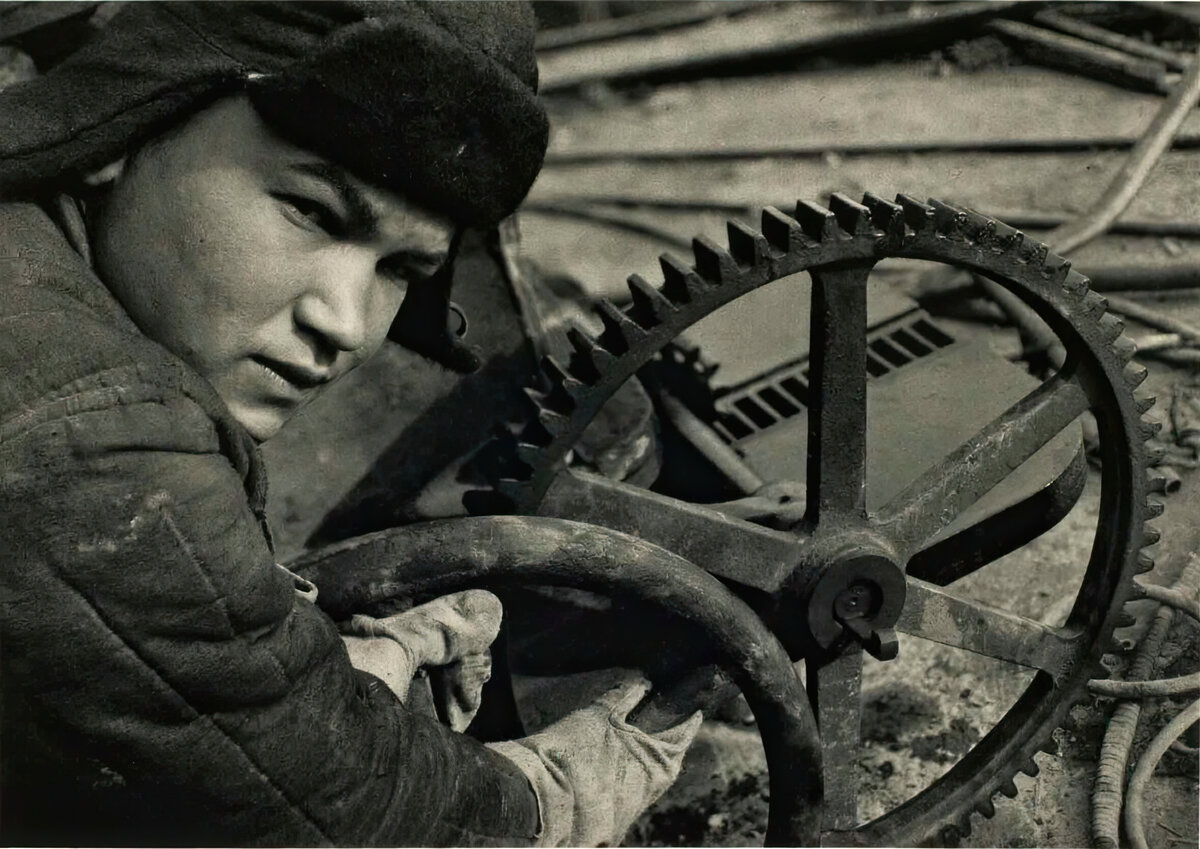 Рабочий труженик. 1941 Margaret Bourke - White.
