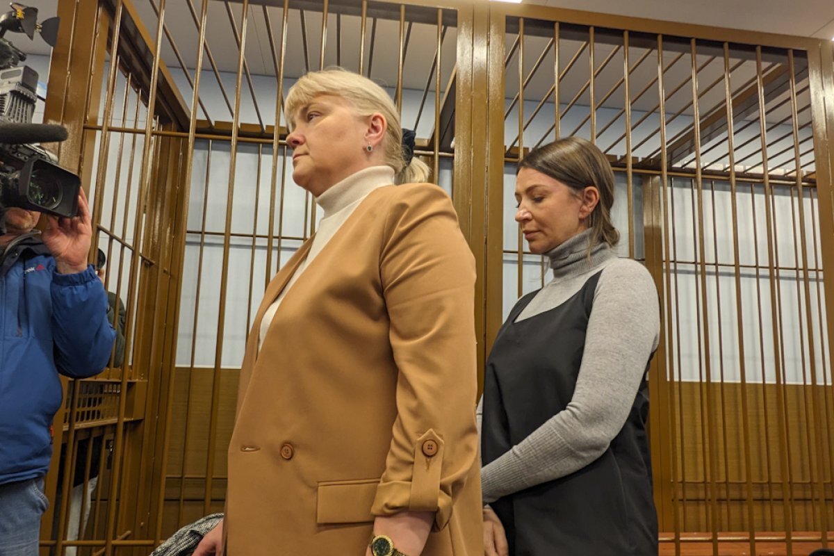Блиновская в суде фото Адвокат Блиновской прокомментировала вечеринку во время домашнего ареста Аргумен