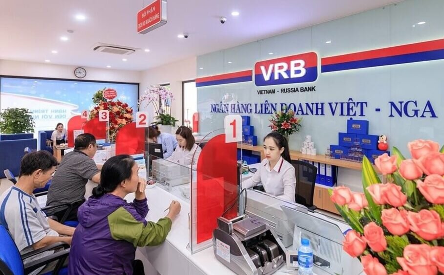 Вьетнамско-Российский банк в Ханое (здесь мне счет открывать не стали)