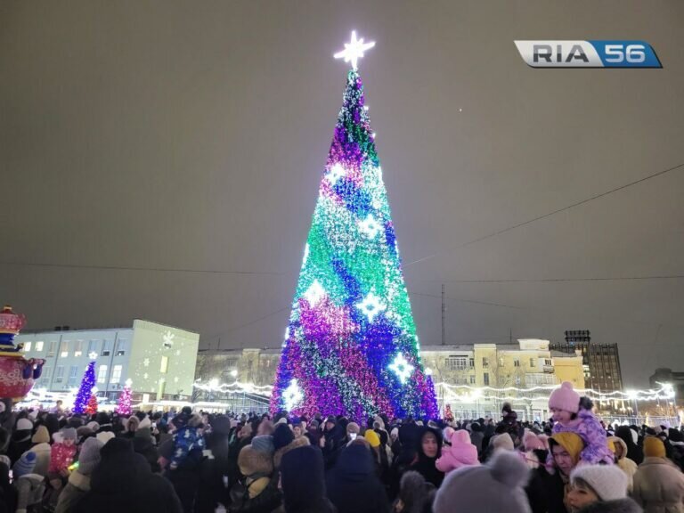    В Оренбурге торжественно открыли главную городскую елку Кристина Просвиркина