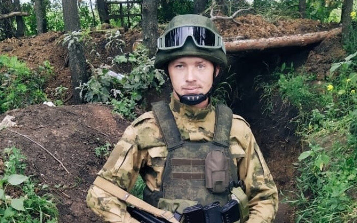    В Оренбургском районе в последний путь проводили бойца СВО Артема Белокозова Кристина Просвиркина