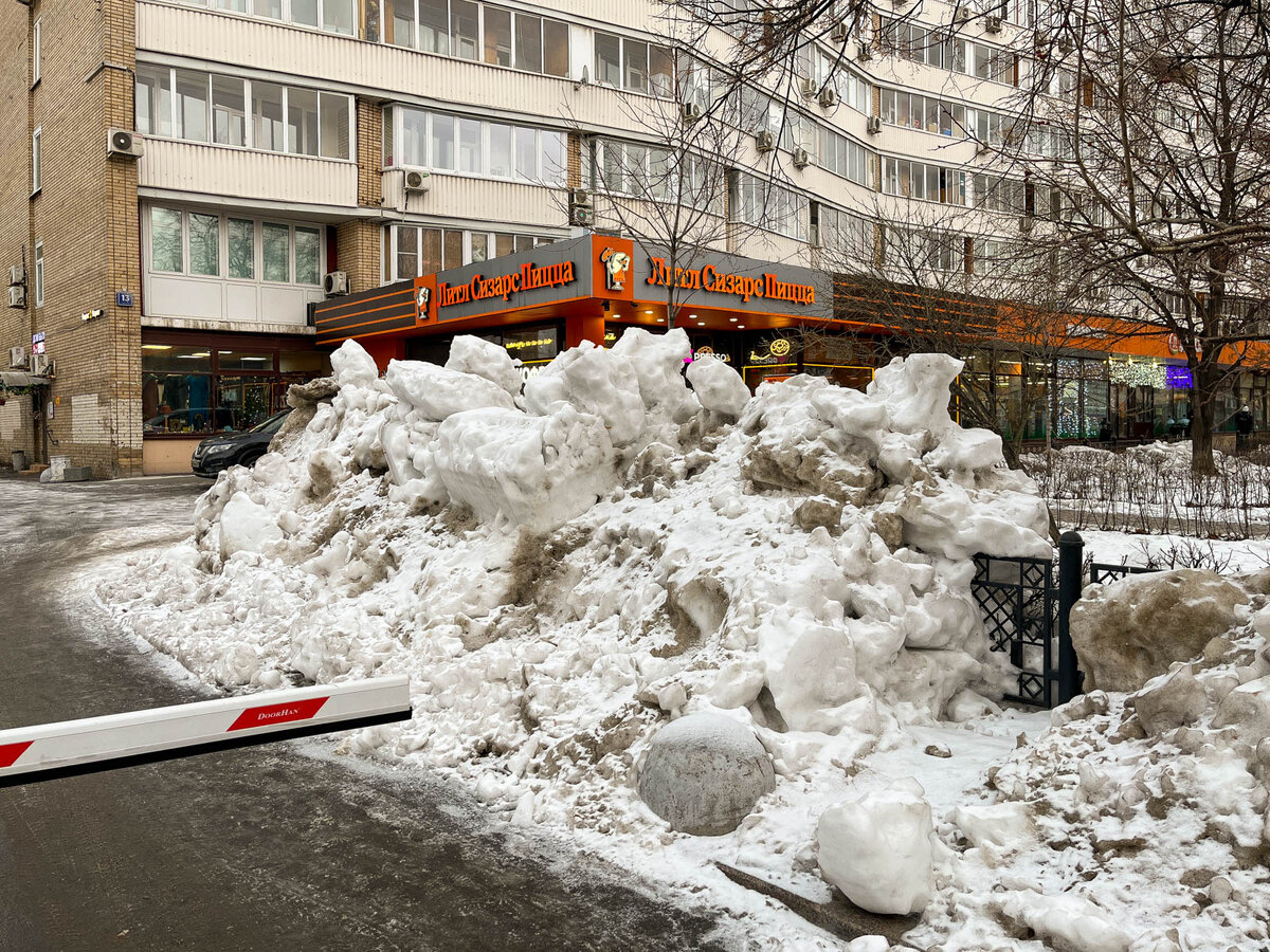 Как убирают снег в центре Москвы на самом деле. Съездил и поразился.  Показываю | Самый главный путешественник | Дзен