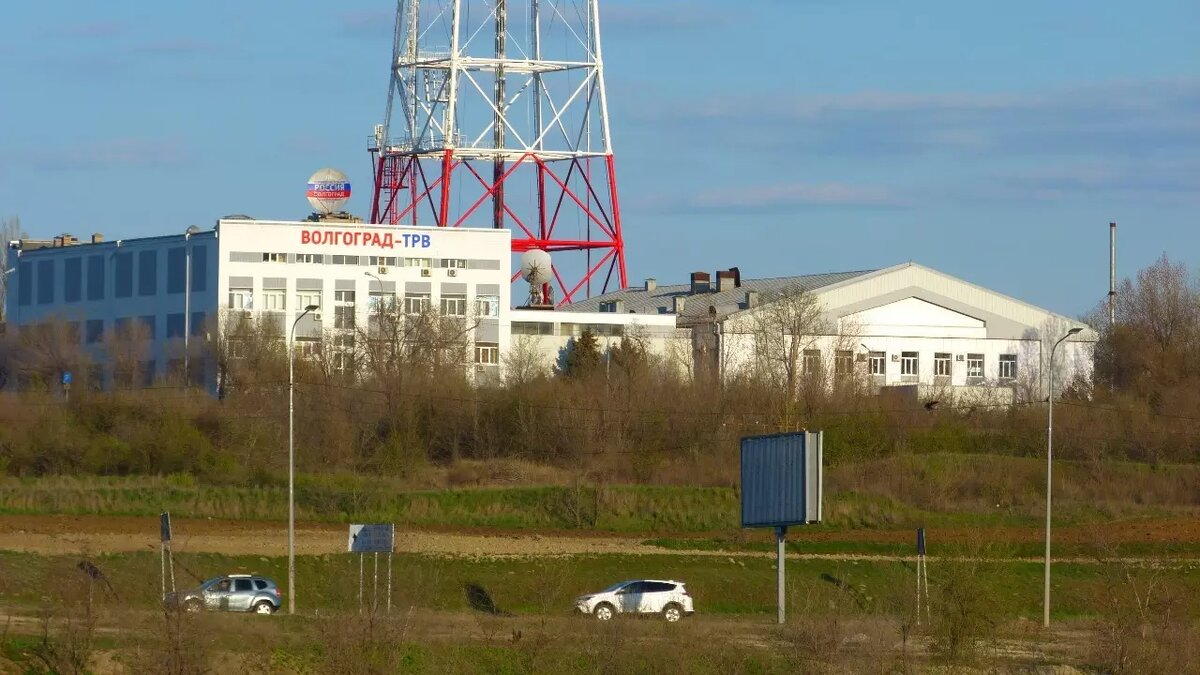     Ведущую и двух продюсеров государственной телерадиовещательной компании «Волгоград-ТРВ» уволили после скандальной частной вечеринки, сообщили изданию в ГТРК.