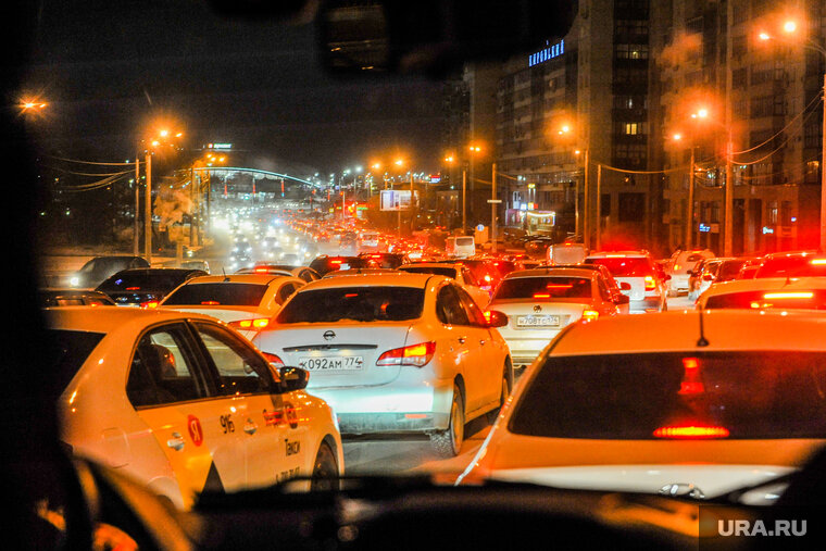    Вылет самолетов из сургута задерживают из-за погоды