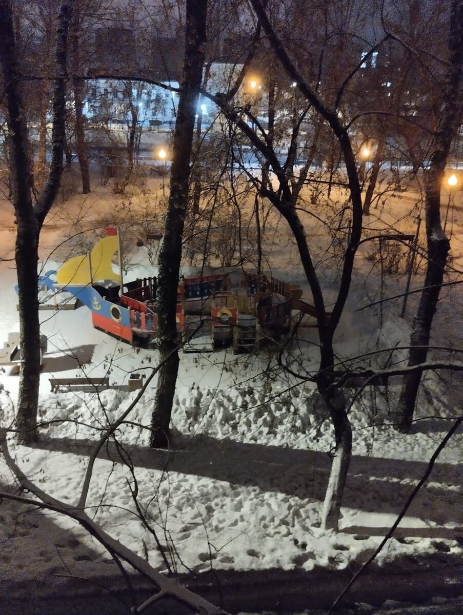 Сквер имени Калинина на Авиамоторной улице, Лефортово. Фото автора.