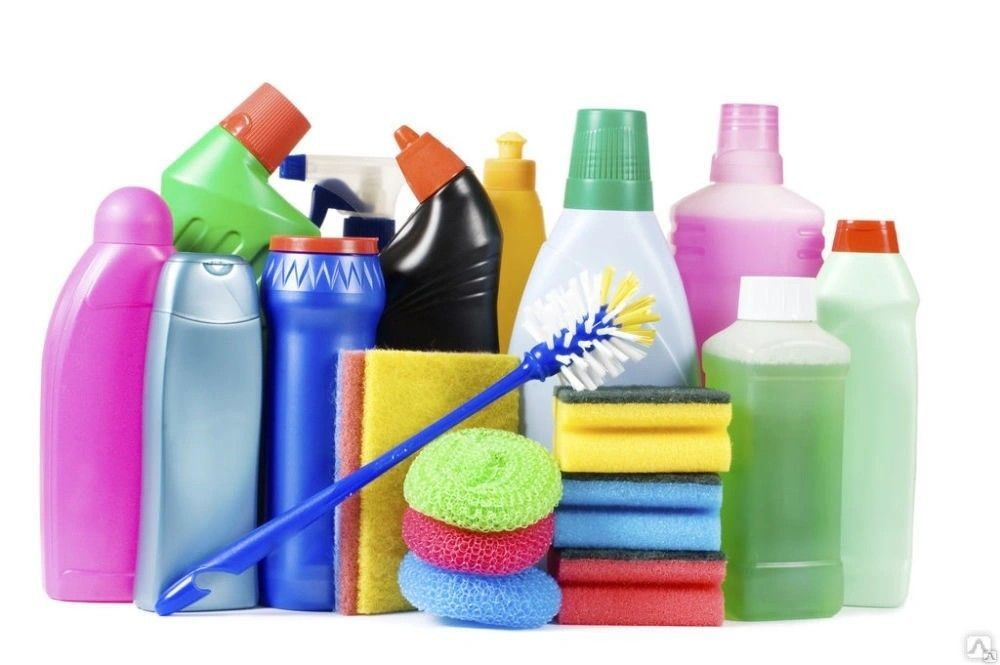 Сегодня дезинфицирующие средства, в том числе для уборки помещений и обработки поверхностей в доме, одни из самых популярных средств.-2