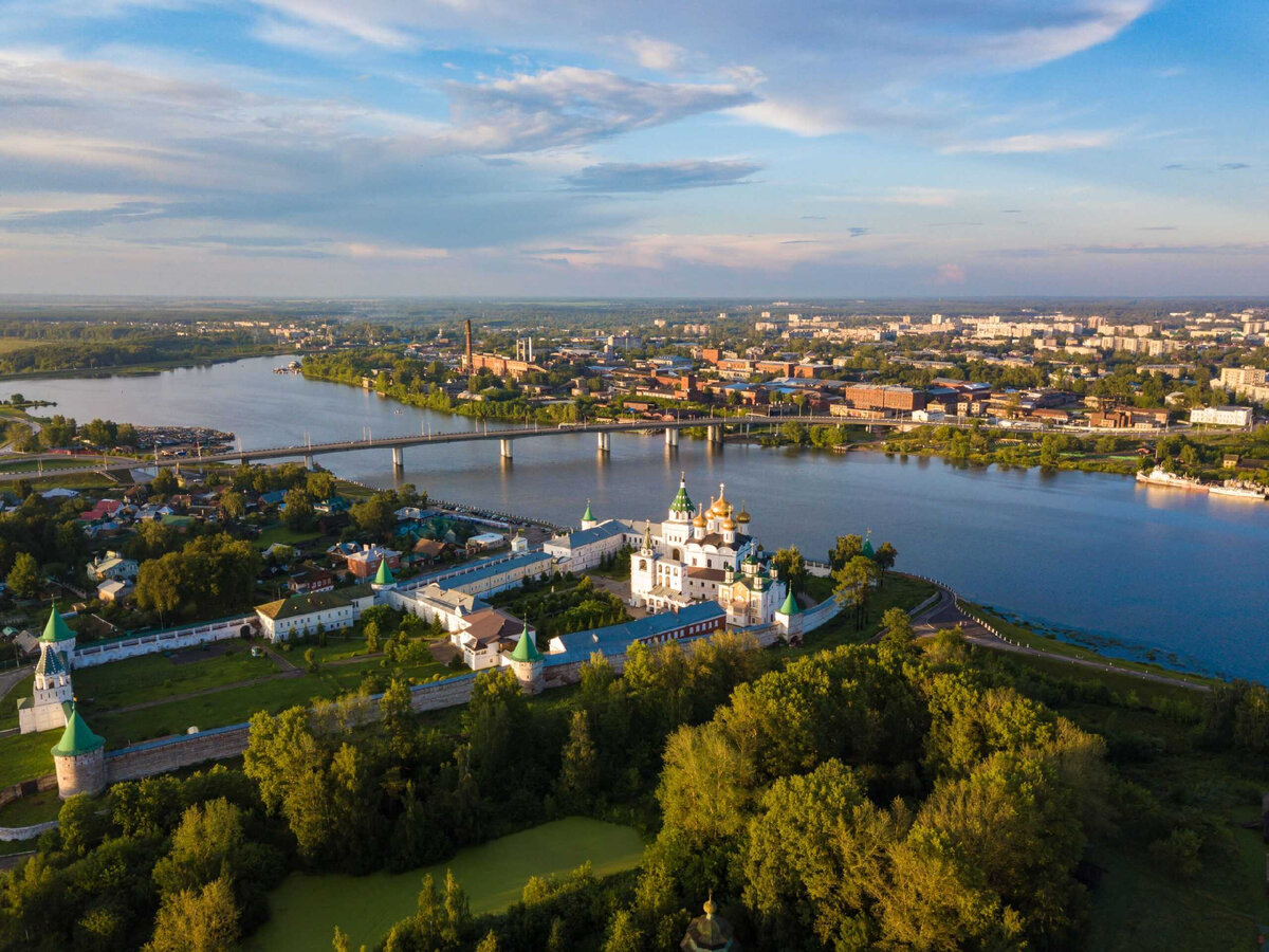 Ипатьевский монастырь Кострома ночью