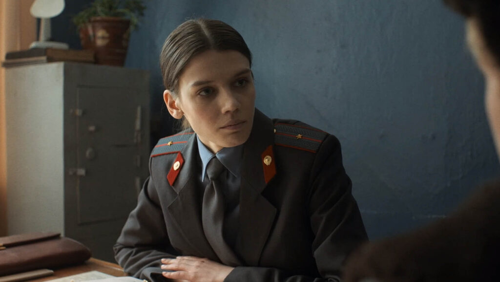 Инспектор Ирина Сергеевна (кадр из сериала «Слово пацана. Кровь на асфальте»)