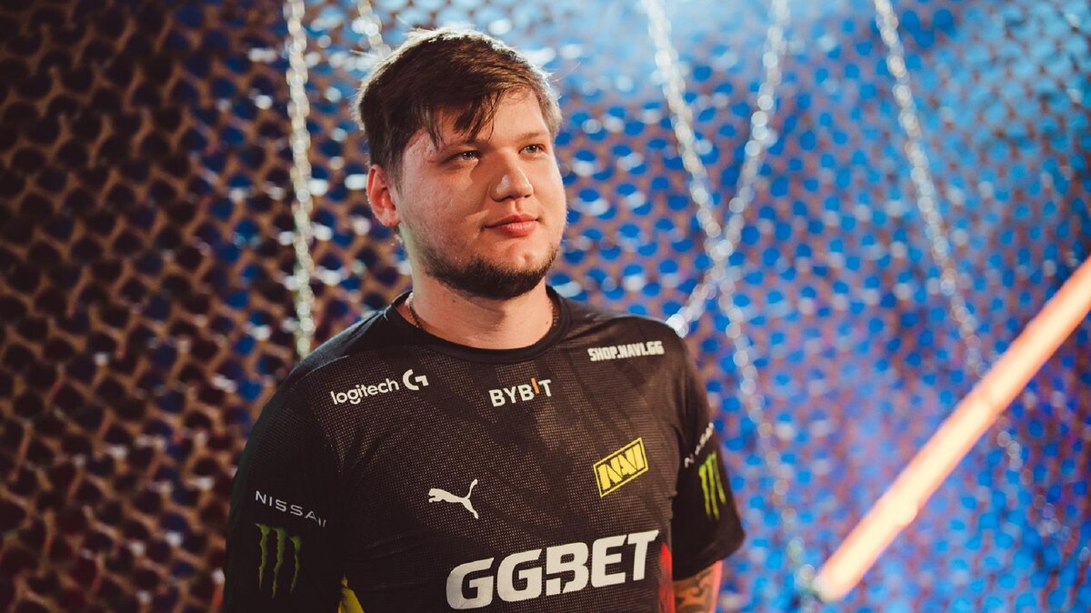     Александр s1mple Костылев