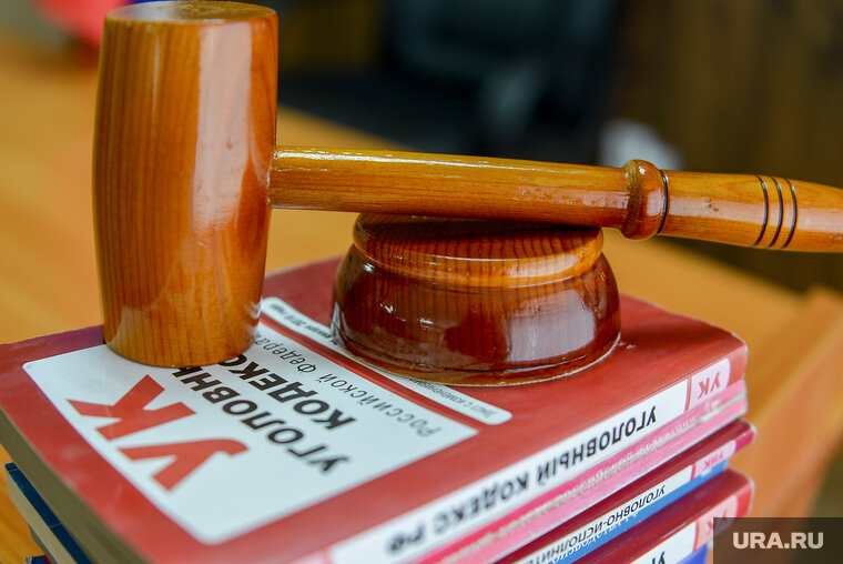    В Волгограде суд приговорил бывшего судью к восьми годам колонии