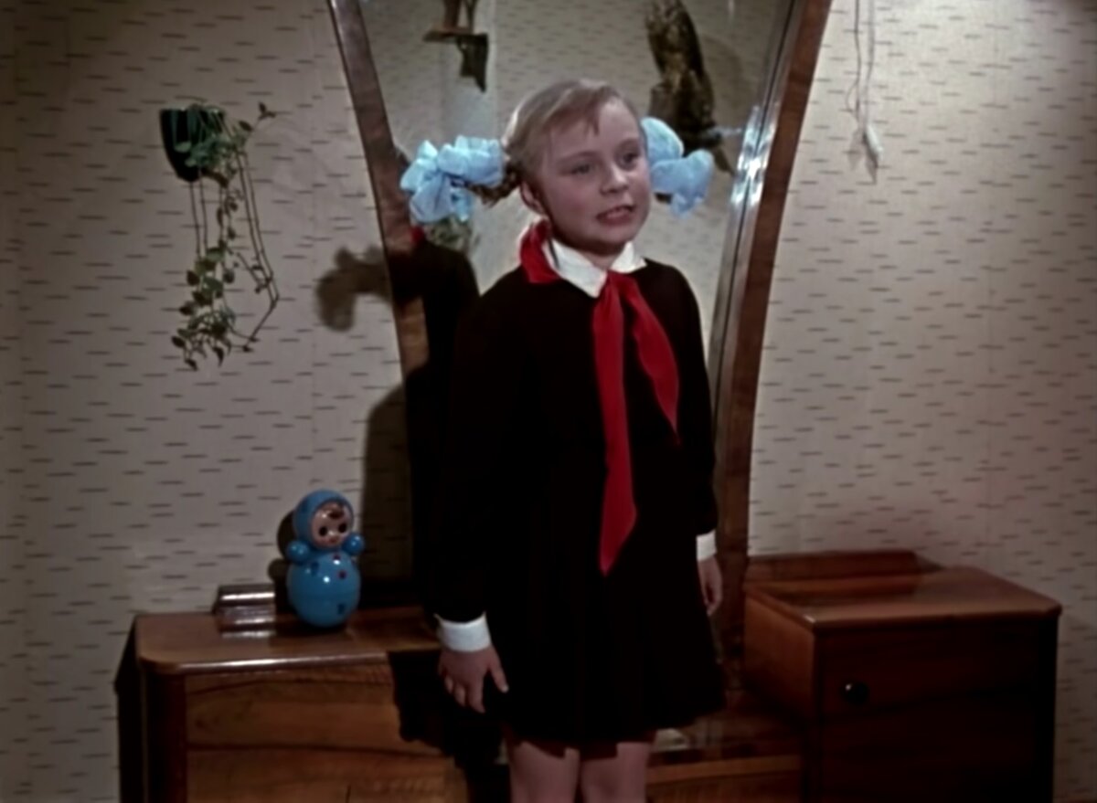 Кадр из фильма "Королевство кривых зеркал", 1963 г.