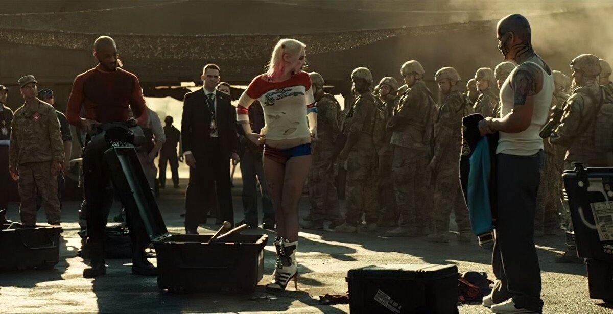 Вызывающий костюм Харви Квинн из фильма «Отряд самоубийц» стал очень популярным нарядом для Хэллоуина