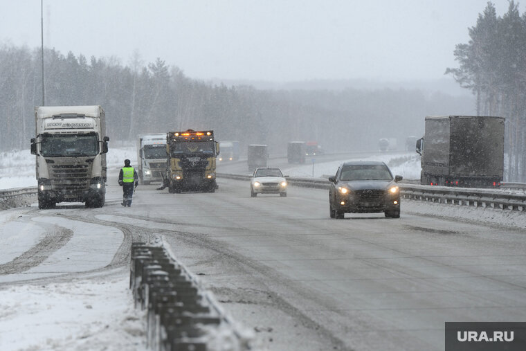    Одному из пострадавших в ДТП потребовалась помощь врачей (архивное фото)