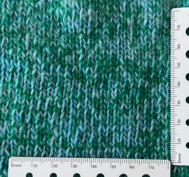 Плотность вязания 21п*28р в 8*8 см