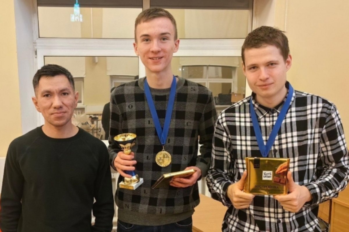    Обыгравший гроссмейстера гимназист из Твери одержал очередную победу