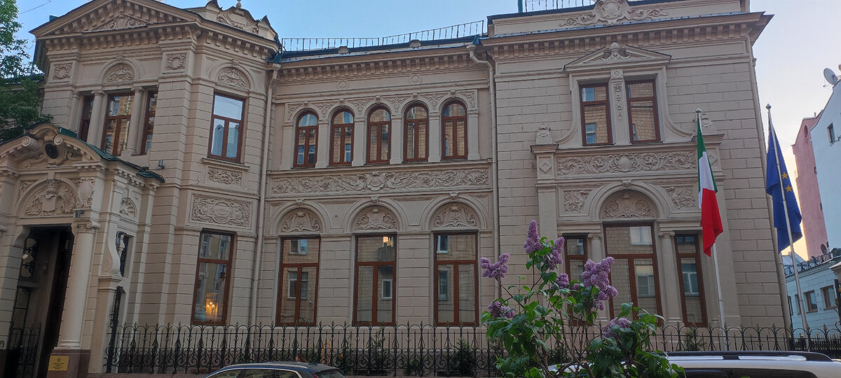 Особняк Берга в Денежнам переулке, один из выбранных мной мотивов